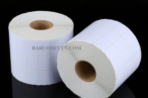 Cuộn giấy decal in mã vạch 30×20 3 tem/hàng